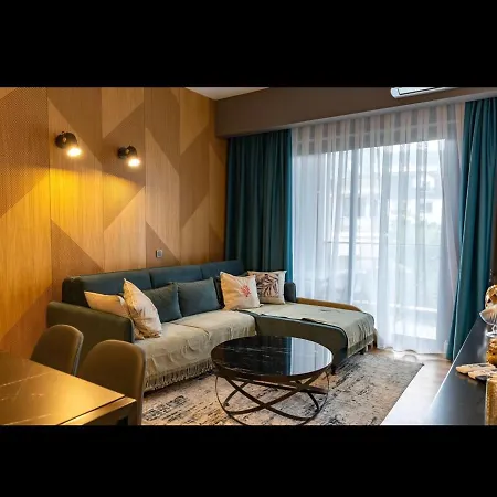 Lux C-lounge Cleopatra, Cleopatra *